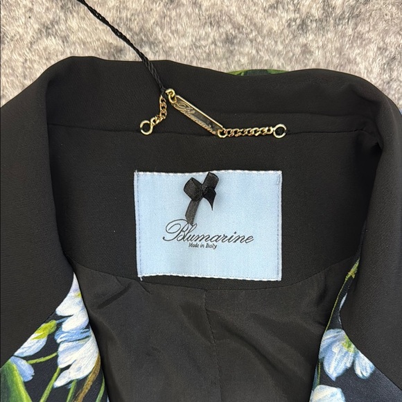 Black Floral Blazer with Belt - Picture 2 of 8